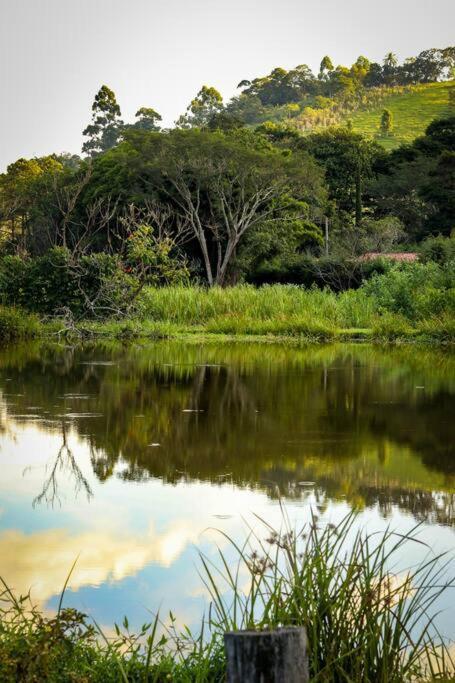 Recanto Dos Beija Flores, Chale Lantana C Monte Alegre do Sul Exterior foto